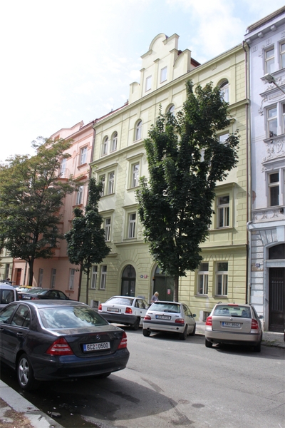 Apartment building Březinova 27