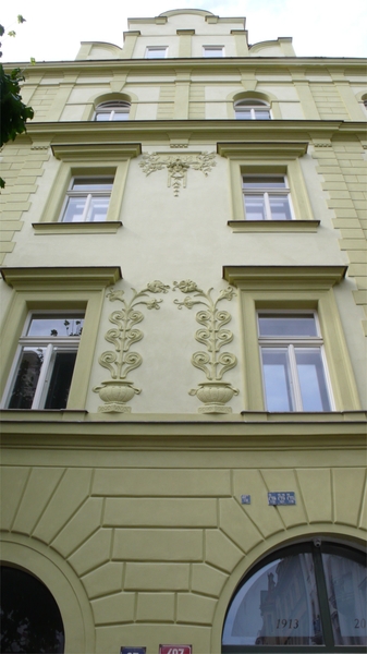 Apartment building Březinova 27