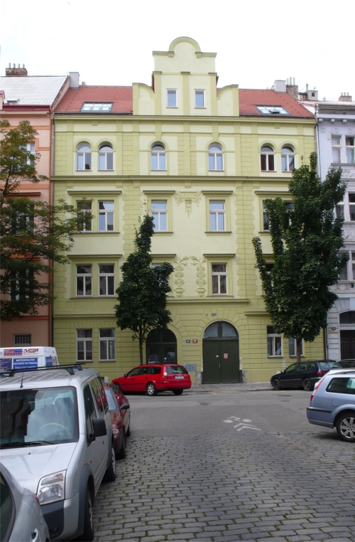 Apartment building Březinova 27