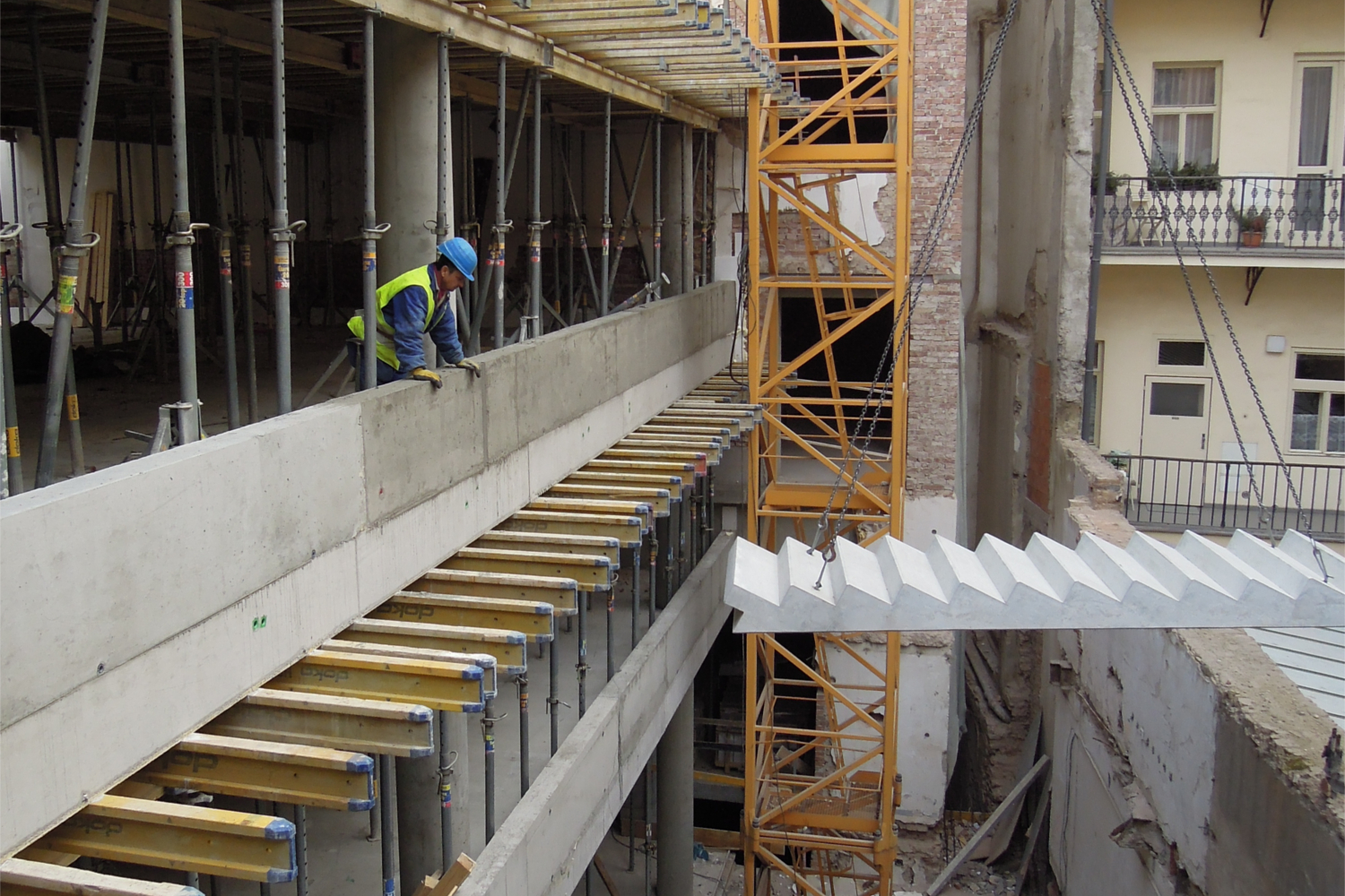 Jungmannova 15 - hrub&aacute; stavba